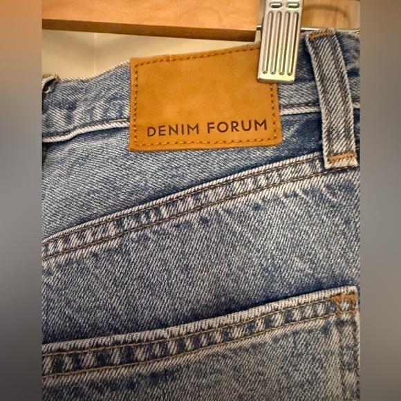 Denim Forum Aritzia the bf high rise loose 26L EUC - Picture 3 of 8